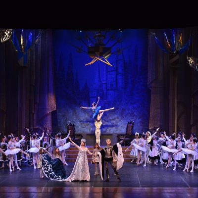 III Ato do Ballet "Raymonda"