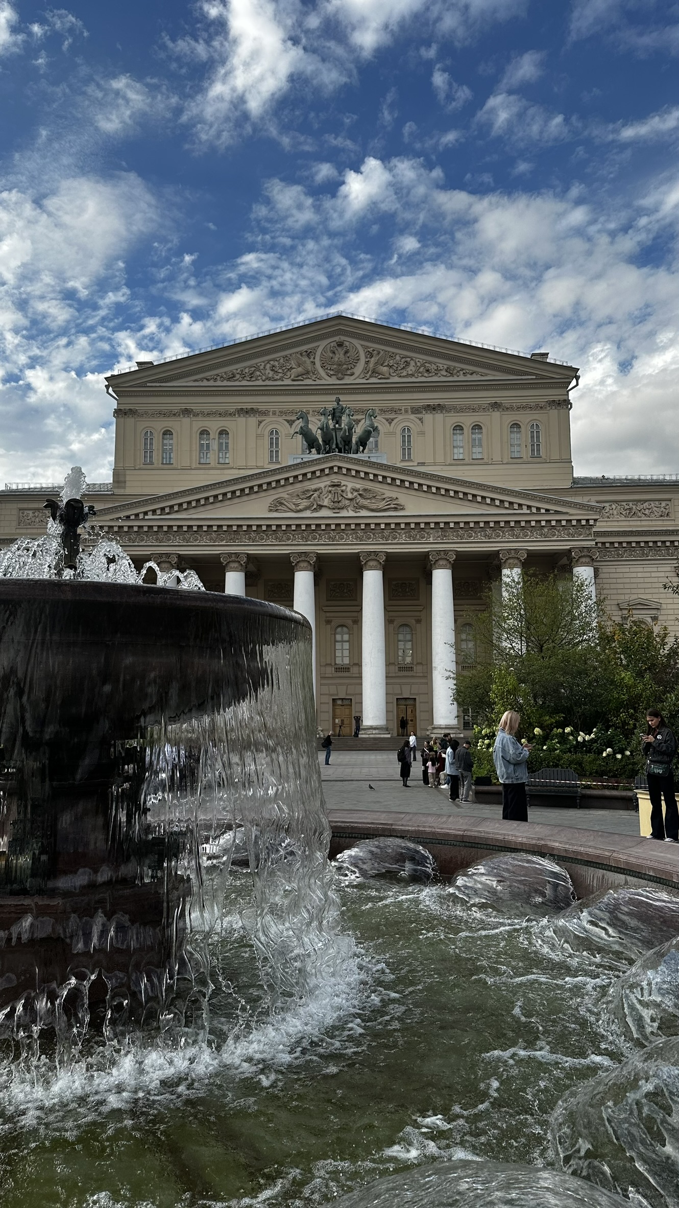 Escola do Teatro Bolshoi no Brasil celebra 25 anos com espetáculo histórico no Teatro Bolshoi de Moscou